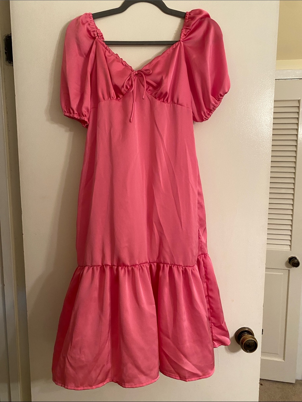 Fun Pink Puff-Sleeve Midi Tiered Dress